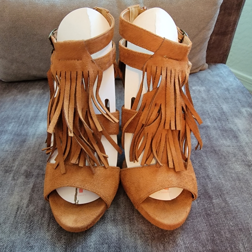 Qupid brand suede brown fringe heels. Size 7. Great condition! Worn 1x